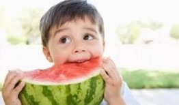 吃瓜吃到自家死讯免费,吃瓜群众意外见证自家悲剧，免费见证生死瞬间